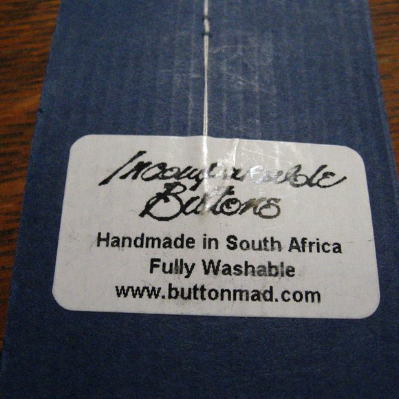 🧵 Incomparable Buttons Sewing Tools - Picture 5 of 6